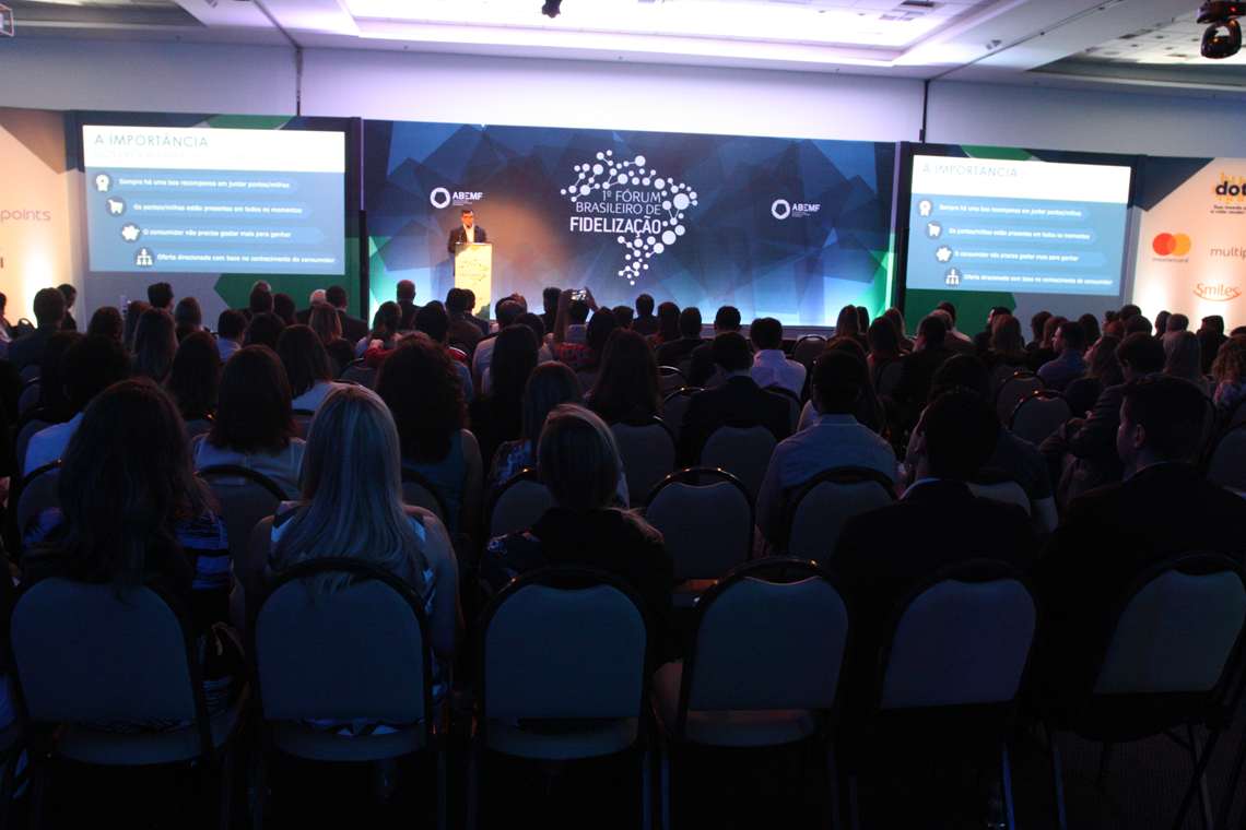 Augusto Rocha, da Pmweb, fala sobre o uso da tecnologia na fidelização de clientes, em Fórum da ABEMF