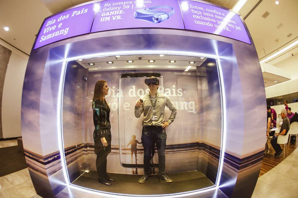 Samsung e Vivo criam vitrine viva para campanha de Dia dos Pais