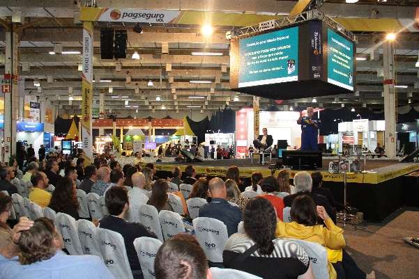 Astronauta brasileiro dá dicas de motivação para varejistas no Latam Retail Show