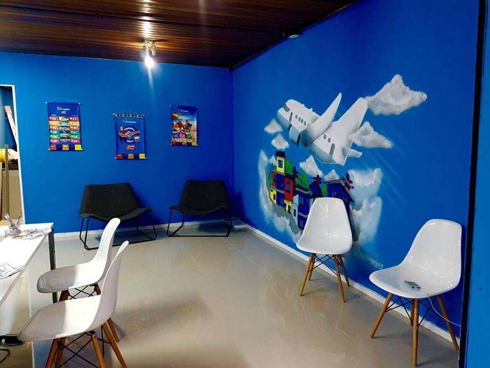 Empresa que vende passagens aéreas para moradores de favela abre mais duas lojas