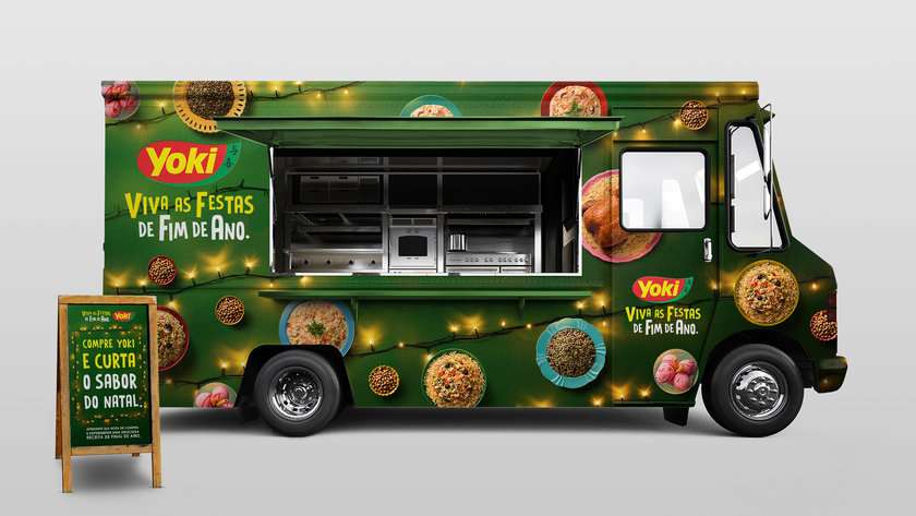 Food Truck Yoki distribui Farofa Natalina e Salpicão com Batata Palha de graça na Avenida Paulista