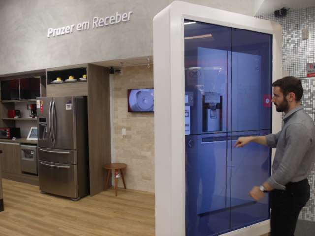 Via Varejo inaugura loja omnichannel do Pontofrio