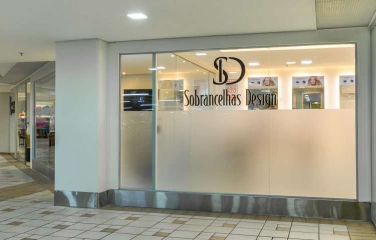 Tietê Plaza Shopping recebe nova operação do Grupo Sobrancelhas Design