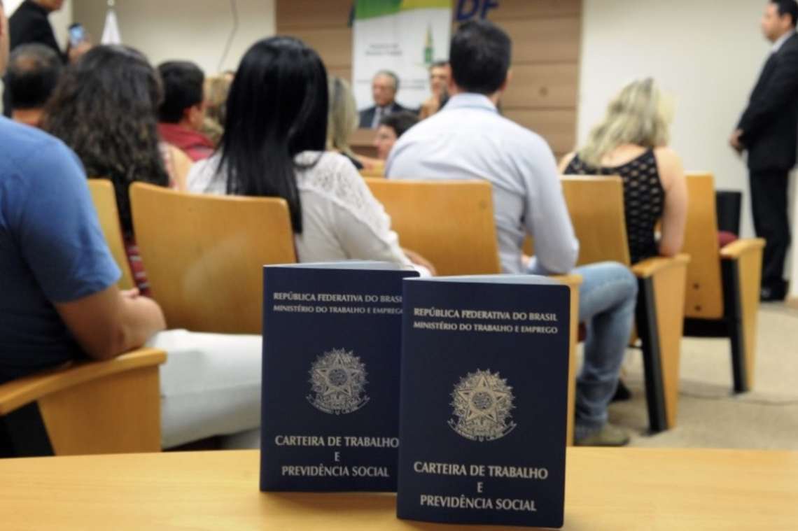 Pesquisa mostra que 52% dos desempregados desistiram de algum projeto
