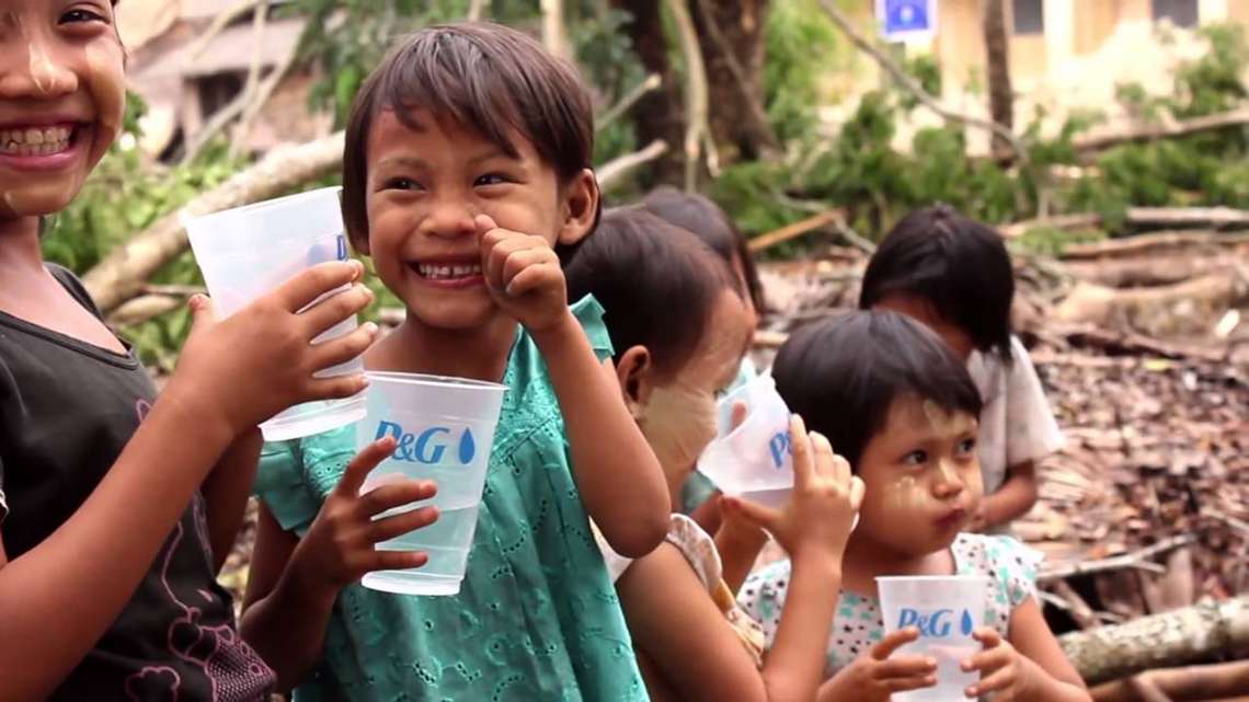 Walmart Brasil e P&G fecham parceria para doação de água limpa