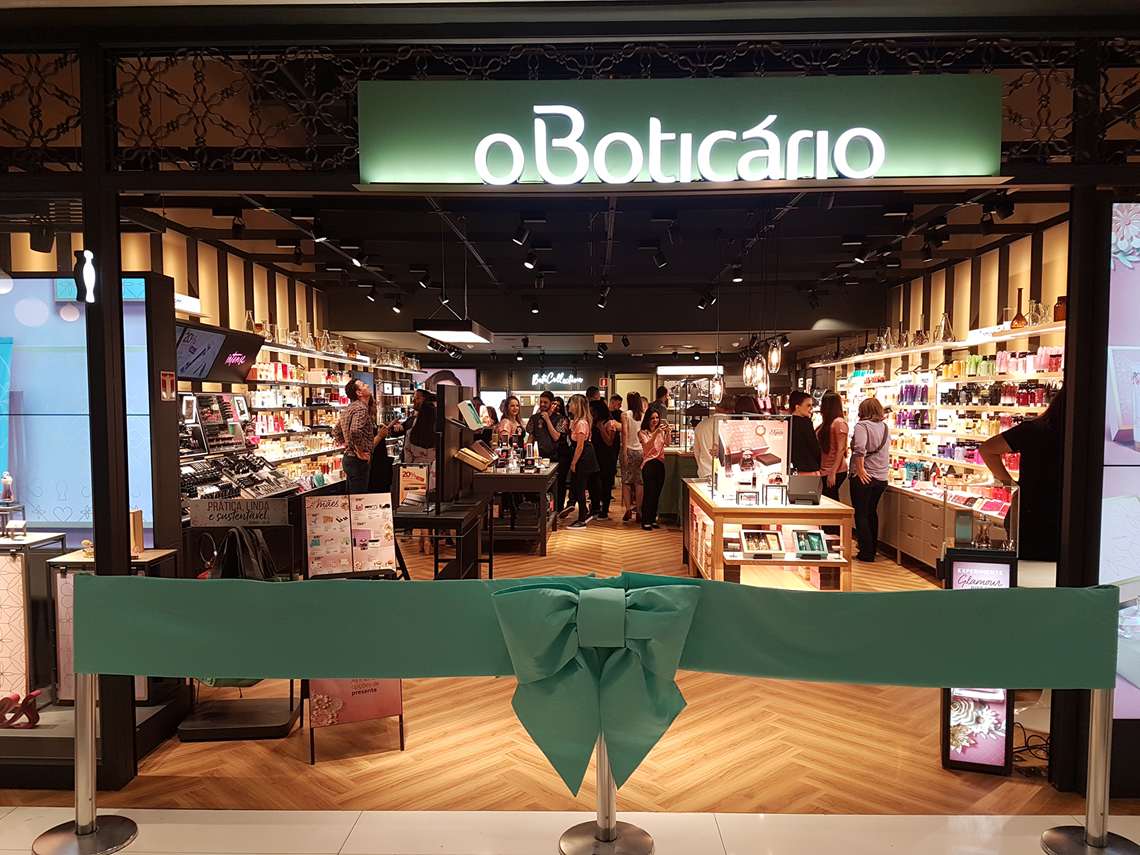 Lojas do Shopping Mueller são reinauguradas com novo layout