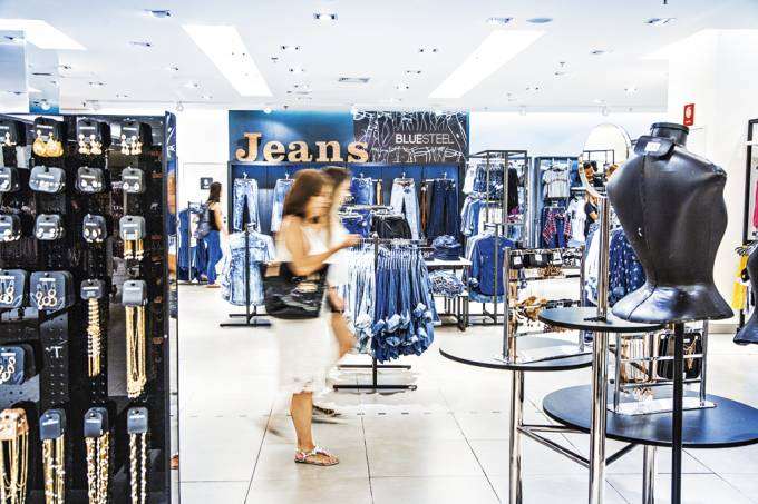 Renner lança coleção de produtos feitos de materiais reciclados