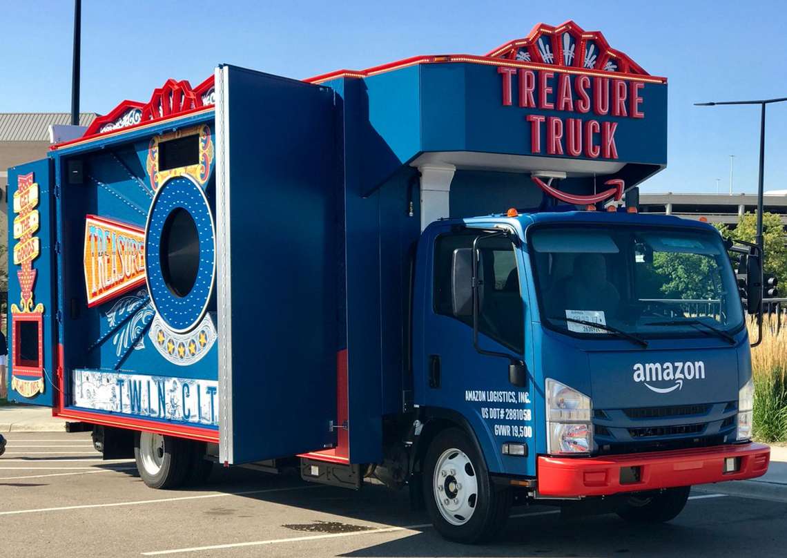 Amazon utiliza caminhões como lojas itinerantes