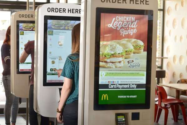 Autoatendimento cresce no foodservice brasileiro