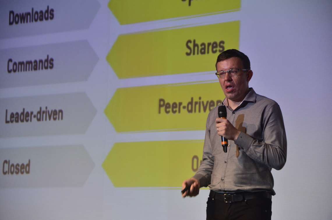 Henry Timms e Jeremy Heimans destacam o novo consumidor empoderado durante o LATAM Retail Show