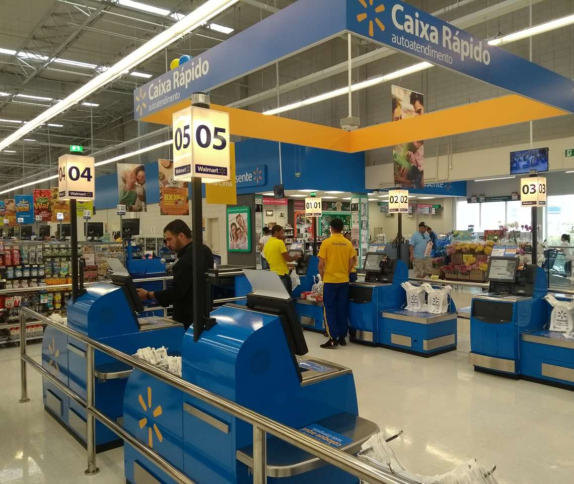 Supermercados estão investindo em self checkout