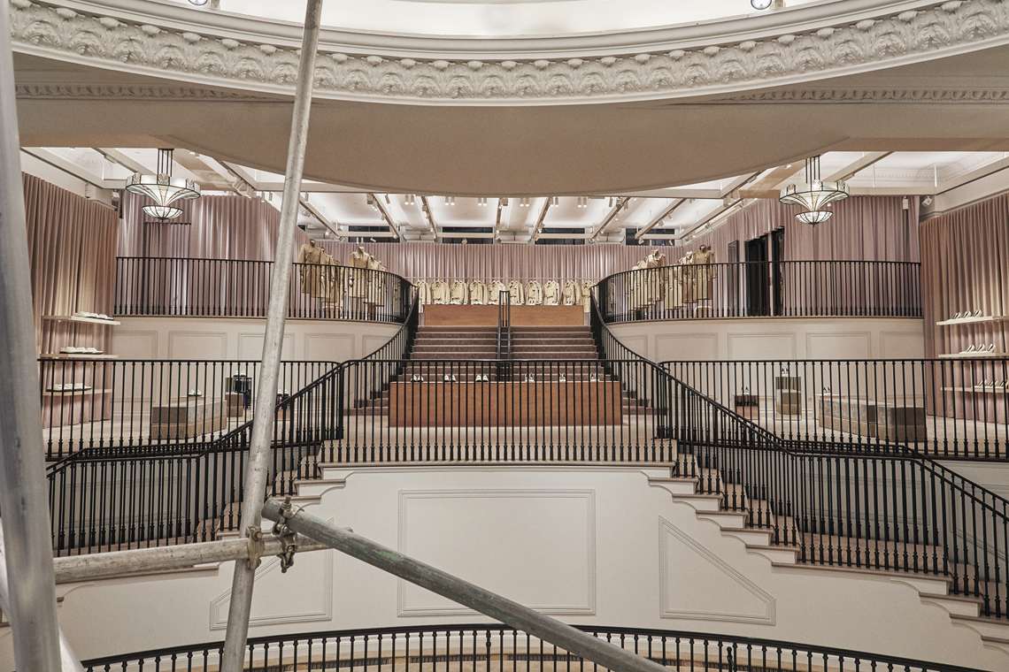 Burberry remodela flagship store de Londres