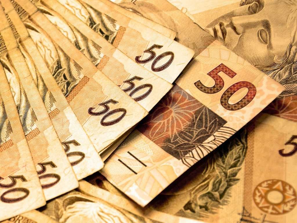 Conta de luz continua no nível mais caro do sistema de bandeiras tarifárias