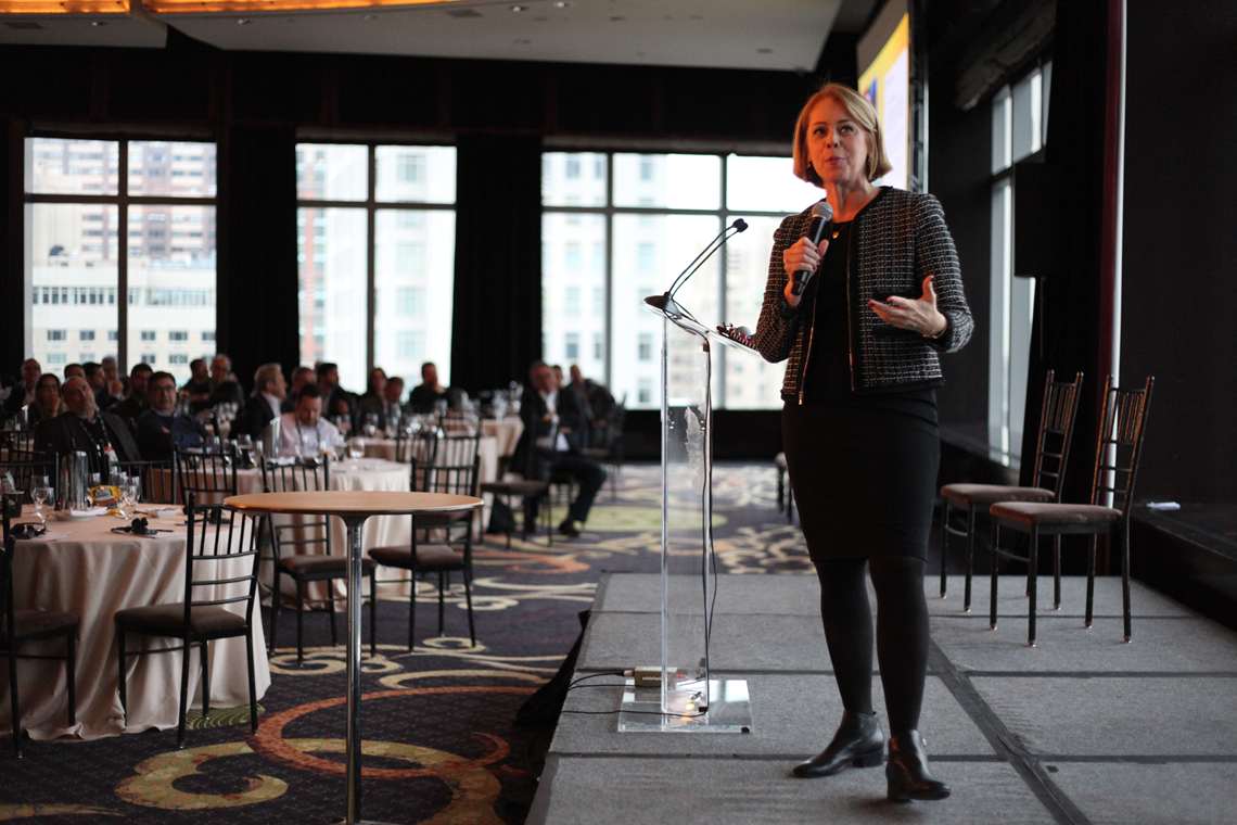 Sandra Coutinho comenta a imagem do Brasil na imprensa estrangeira durante o Retail Executive Summit