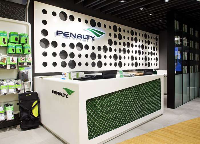 Penalty transformará lojas próprias em outlets da marca