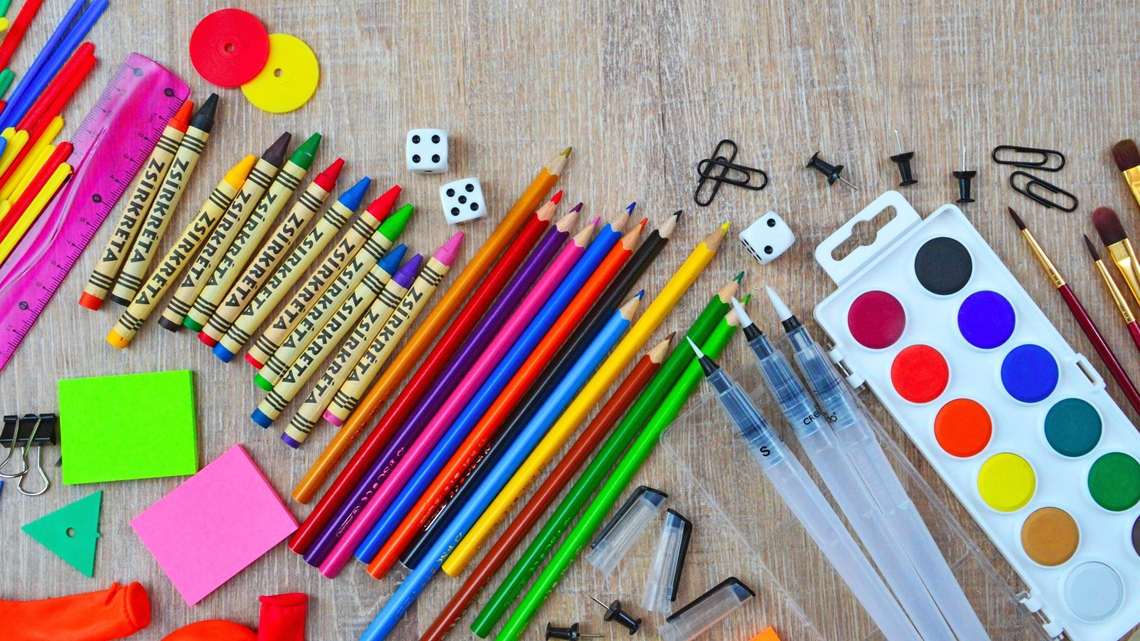 77% dos consumidores pesquisam na internet antes de comprar material escolar