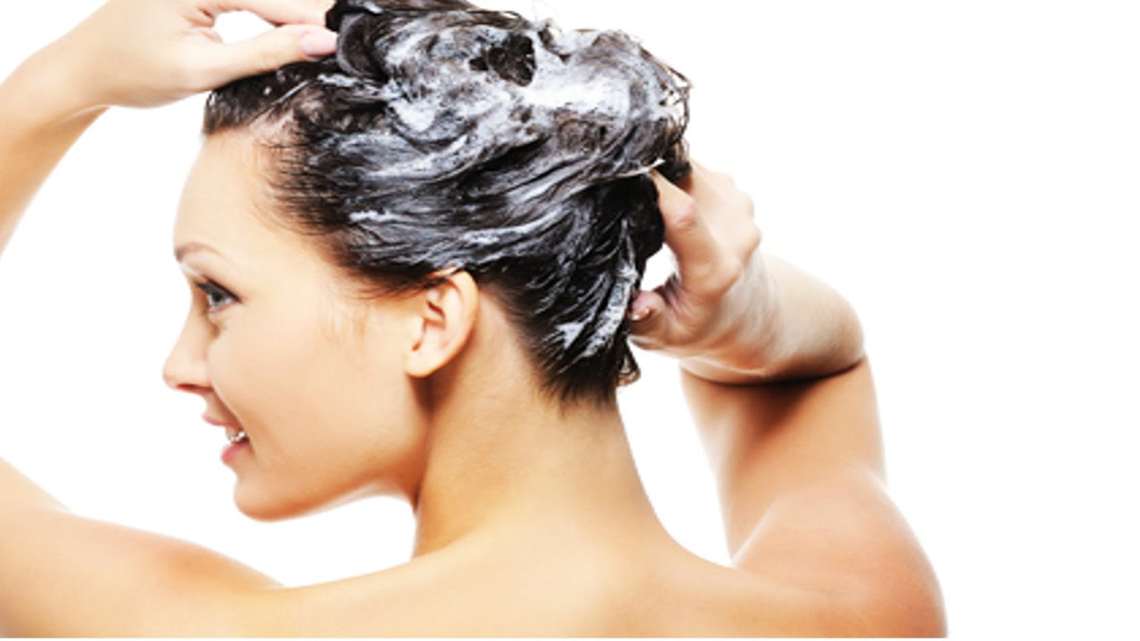 Shampoo e condicionador com cafeína combate a queda de cabelo