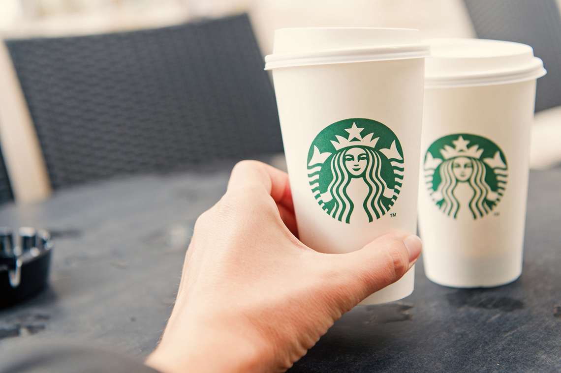 Starbucks anuncia investimentos em projetos para reciclagem de copos