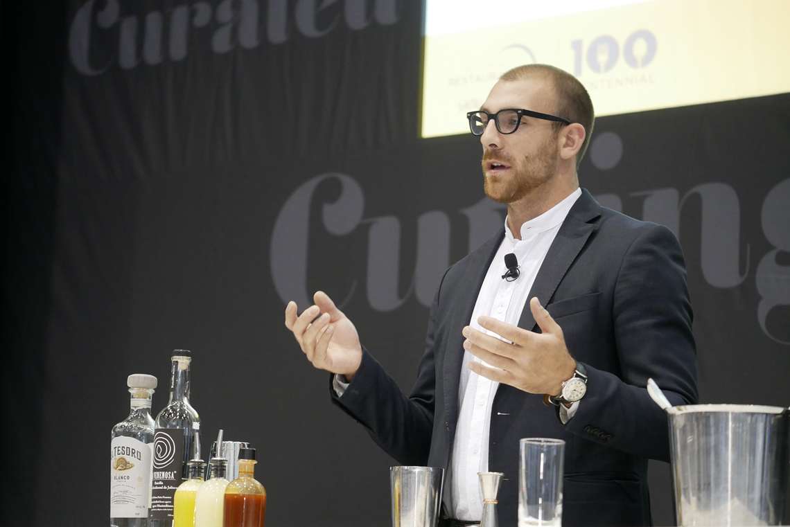 Mixologia para restaurantes e bares ganha destaque em sessão do BAR Stage