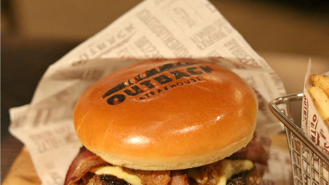 Outback e Abbraccio iniciam serviço de delivery no Brasil