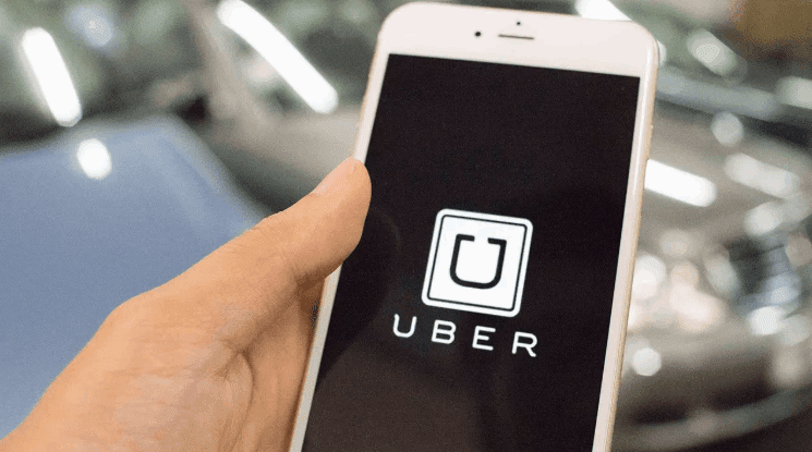 Uber emprega idosos na entrega de refeições no Japão