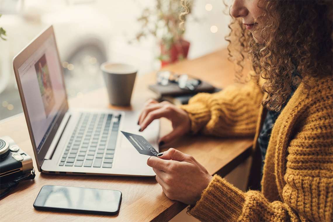 Cresce quantidade de empresas de e-commerce que oferecem opção débito