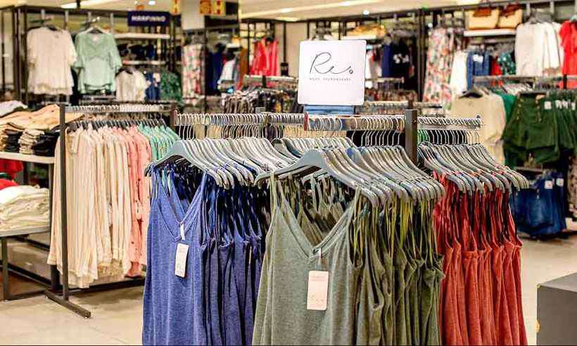 Renner lança linha de peças produzidas com fio reciclado