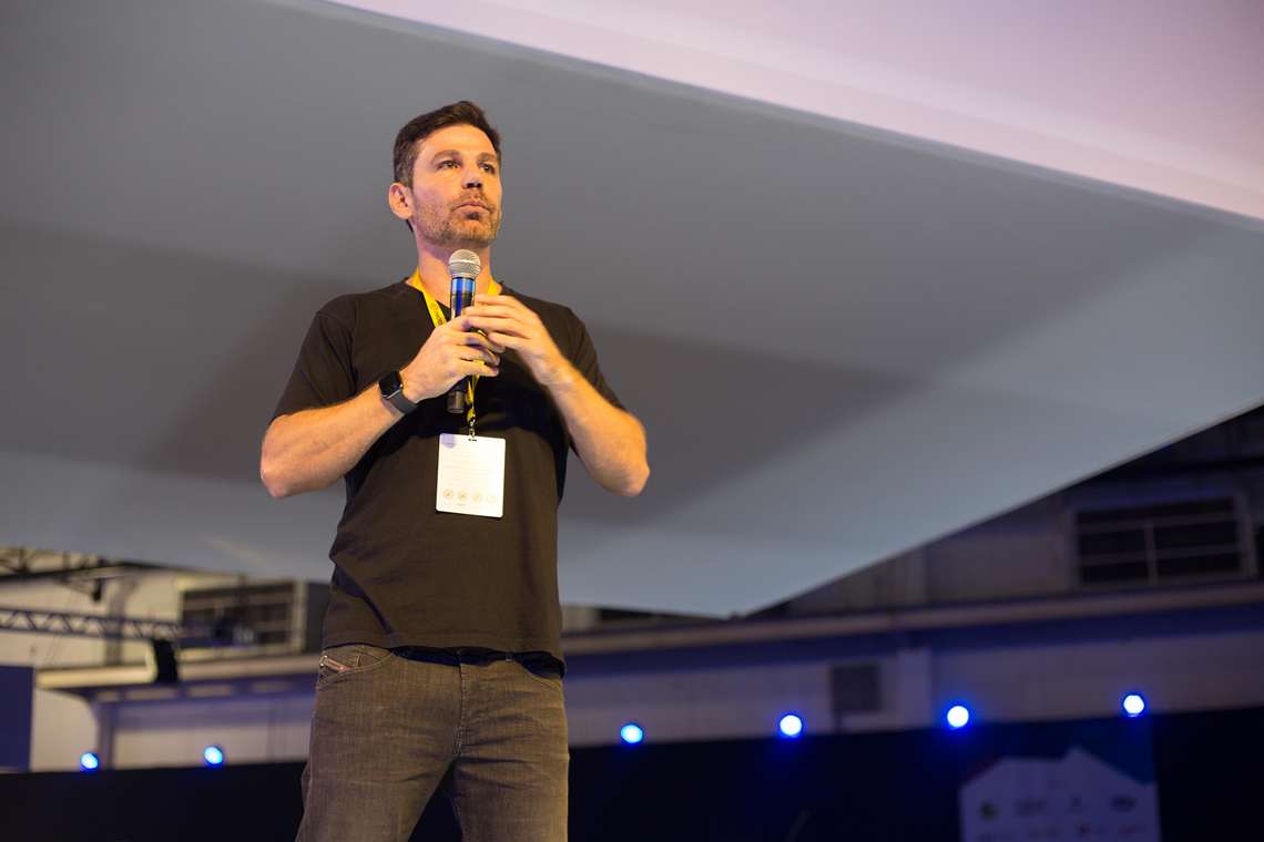 “Para mudar o hábito, analise seu meio ambiente e escolha qualquer movimento que consiga dar regularidade”