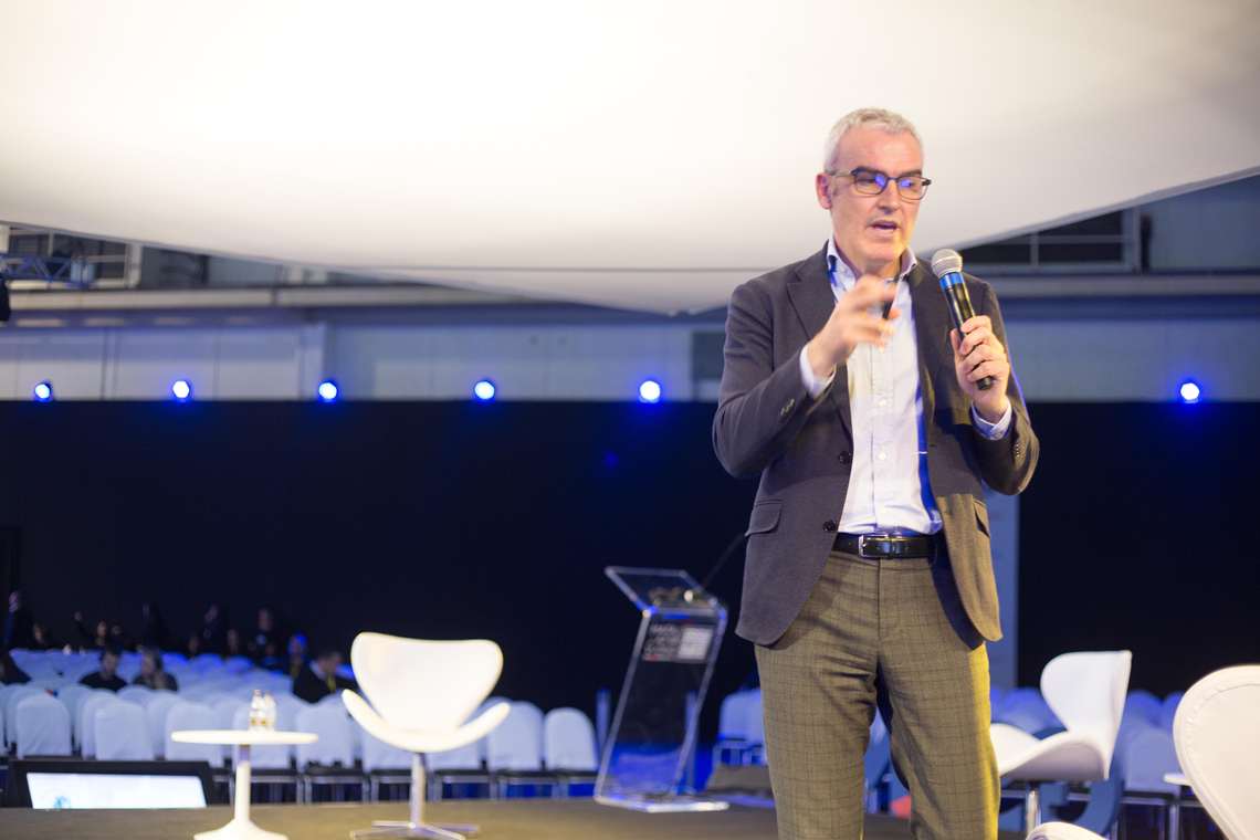 “As pessoas não compram produtos, compram valores. E os valores têm fãs”