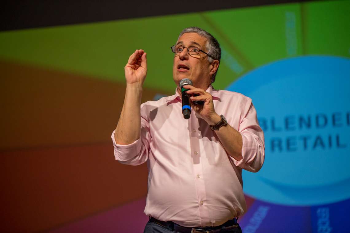 Shoppings e varejistas investem no digital para atender o consumidor