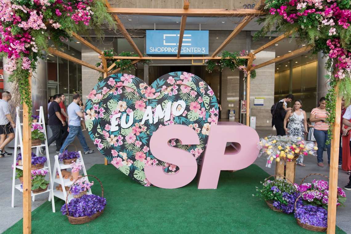 Primavera incentiva shoppings a investir em atrações para o consumidor