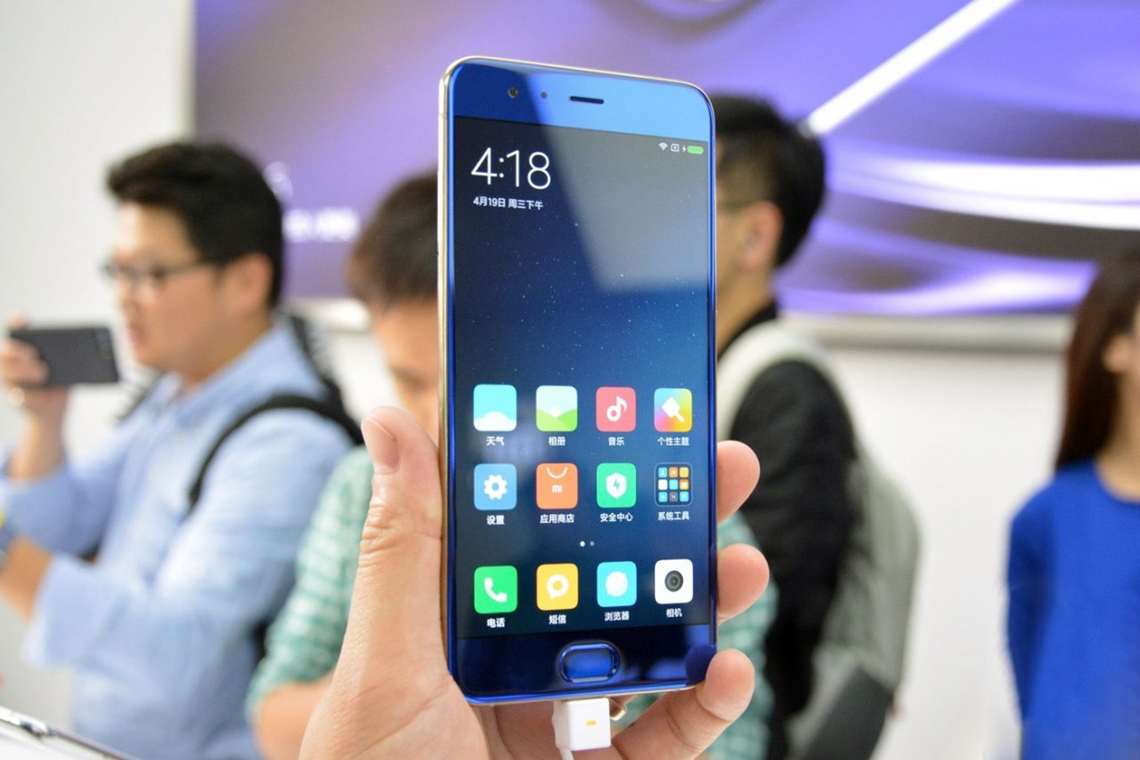 Celulares mais simples têm alta nas vendas