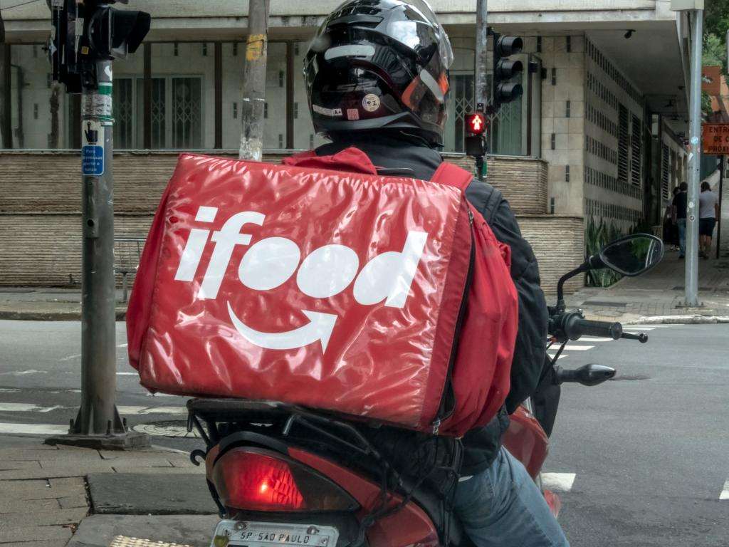 Seguro contra acidentes e desconto em planos de saúde para entregadores nos planos do iFood