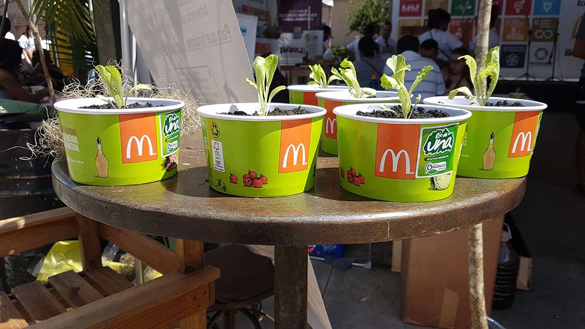 Arcos Dorados firma parceria para diminuir o uso materiais plásticos