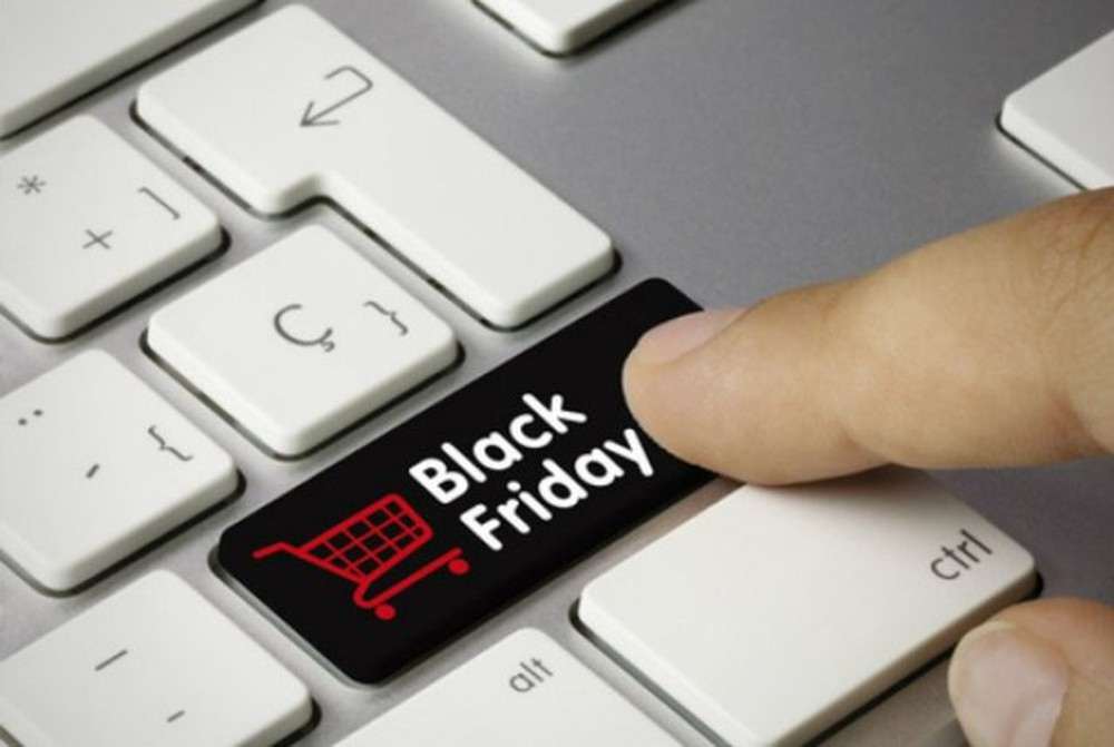 Brasileiro pesquisa e fica atento às promoções da Black Friday