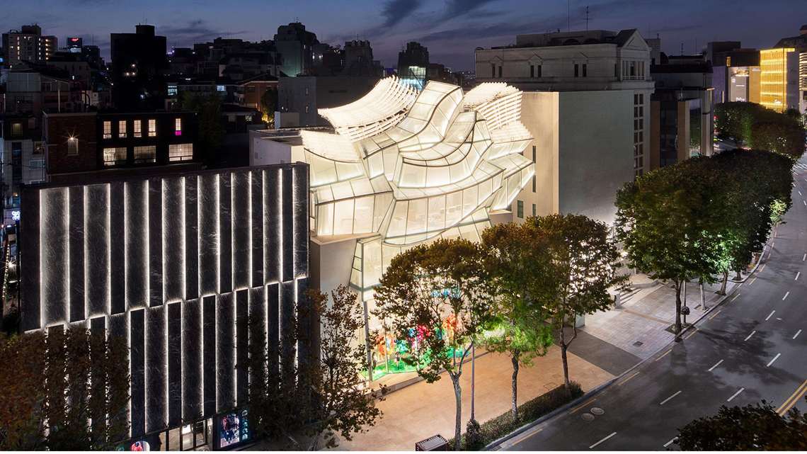 Louis Vuitton inaugura flagship em Seul inspirada na cultura coreana