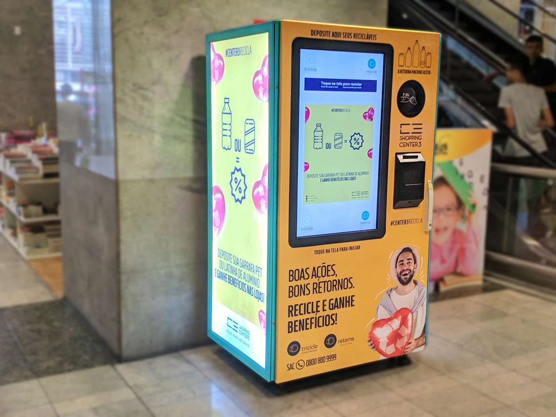 Shopping Center 3 disponibiliza máquina coletora de recicláveis ao público