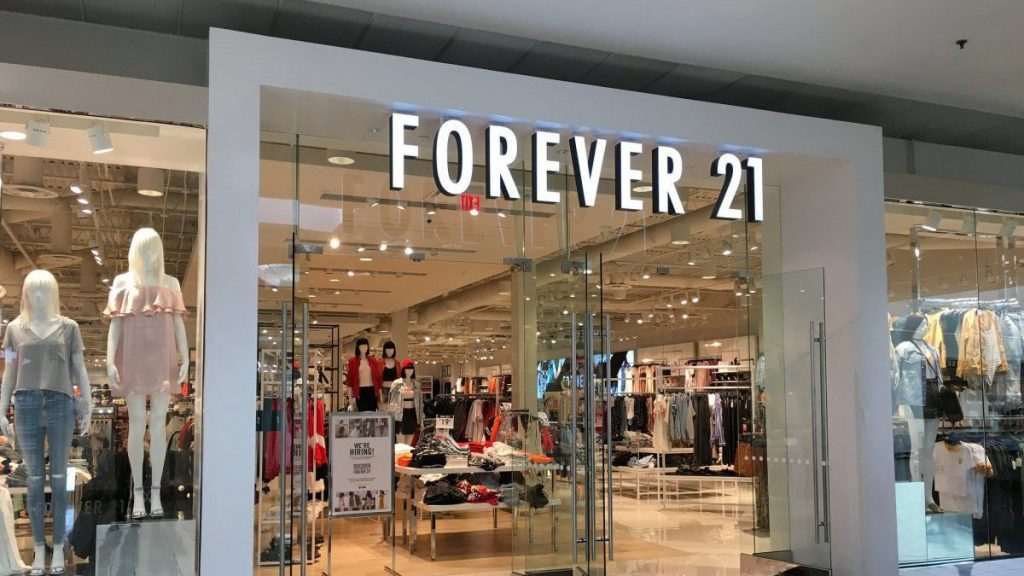 Varejista de fast-fashion Forever 21 pede falência nos EUA