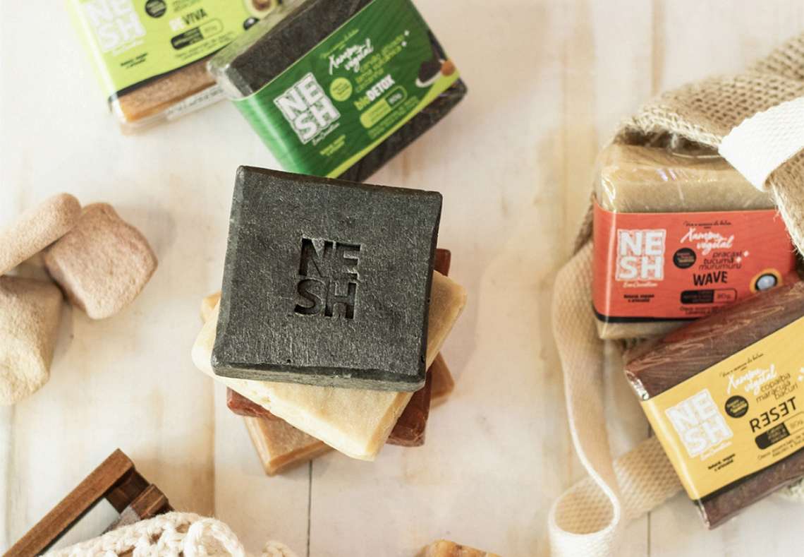 Marca brasileira de cosméticos veganos lança linha de xampus sólido