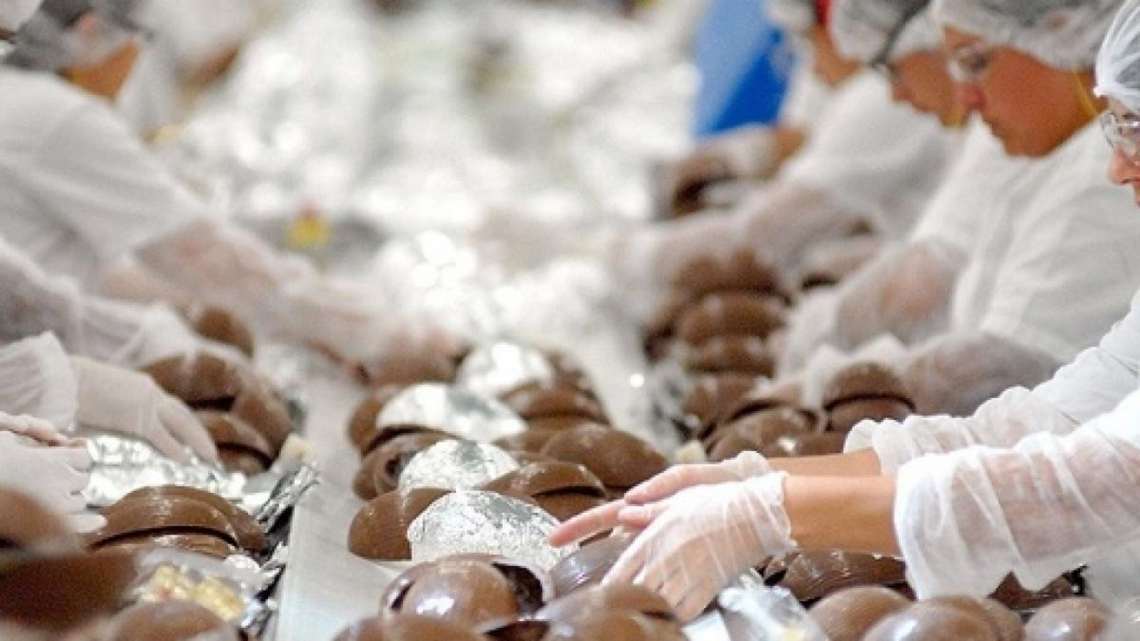 Páscoa 2020: indústria de chocolates criou milhares de vagas temporárias