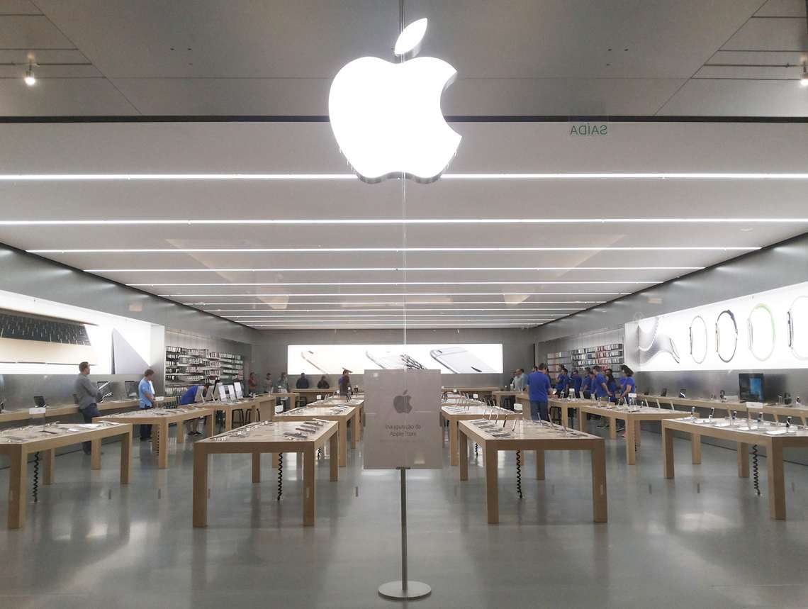 Apple entra em mercado de óculos de realidade virtual para competir com outras marcas