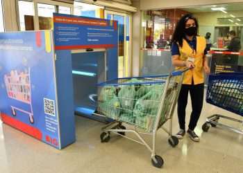 Varejo aposta em cabines para higienização de compras