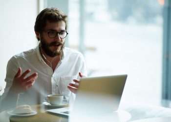 Cresce o número de contratações a distância no varejo