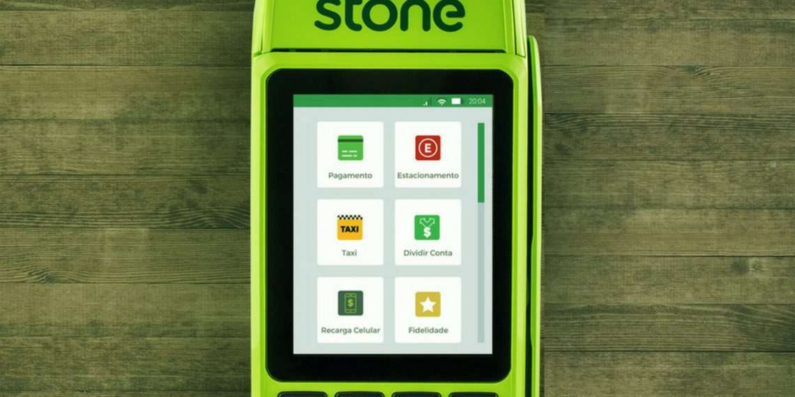 Stone reverte prejuízo e tem lucro ajustado de R$ 235 milhões no 4º trimestre
