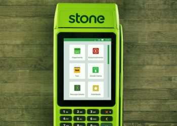 Stone reverte prejuízo e tem lucro ajustado de R$ 235 milhões no 4º trimestre