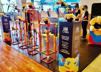 Febre nos anos 1990, “Agarradinho” vira brinde em shoppings no Dia das Crianças