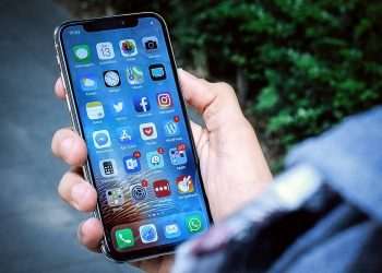 Cresce o número de brasileiros que usam smartphone para compras ou pagamentos