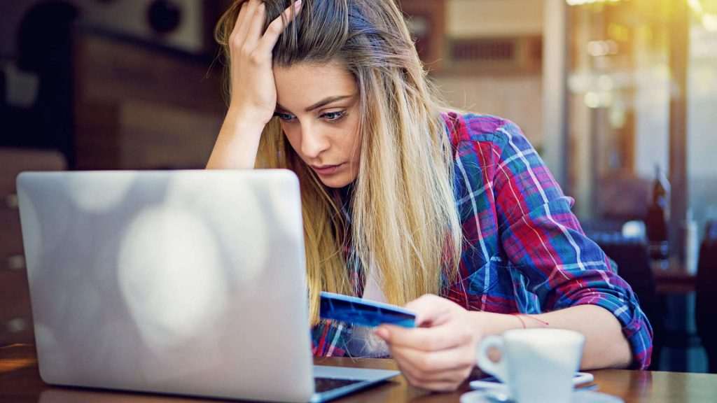 Tentativas de fraudes no e-commerce crescem 27,35% em outubro