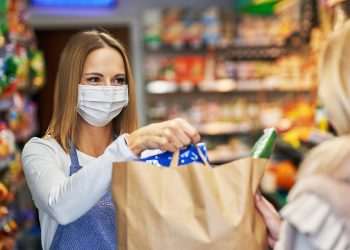 Frete caro e demora fazem consumidor optar por compra online com retirada na loja