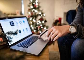 Mais da metade dos brasileiros farão compras de final de ano no e-commerce